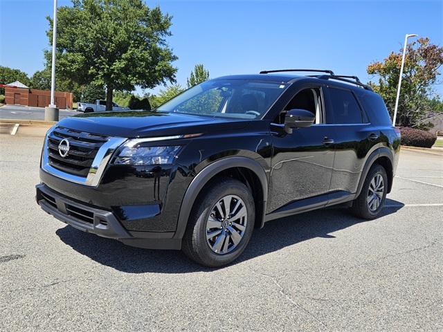 2025 Nissan Pathfinder SV photo 3