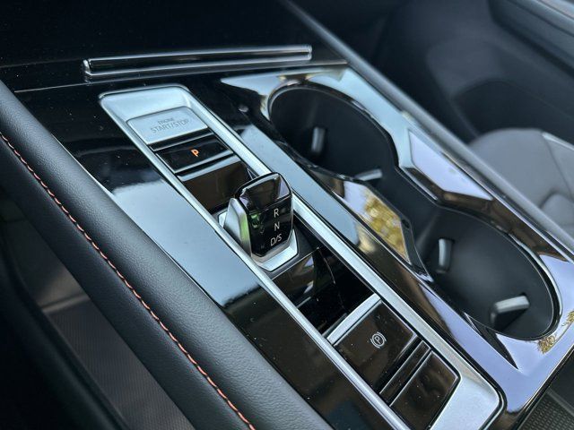 2025 Volkswagen Atlas Peak Edition SE photo 11