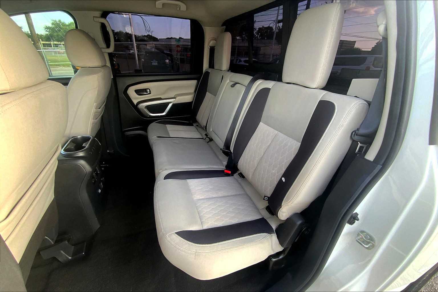 2020 Nissan Titan SV photo 15