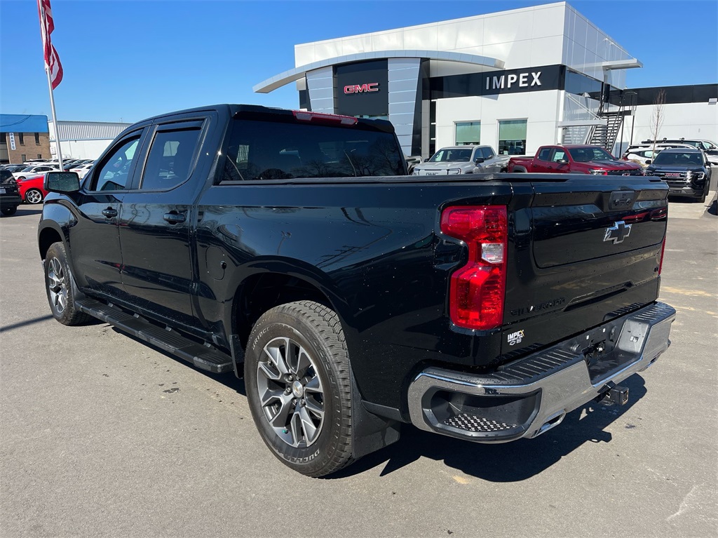 2024 Chevrolet Silverado 1500 LT photo 3