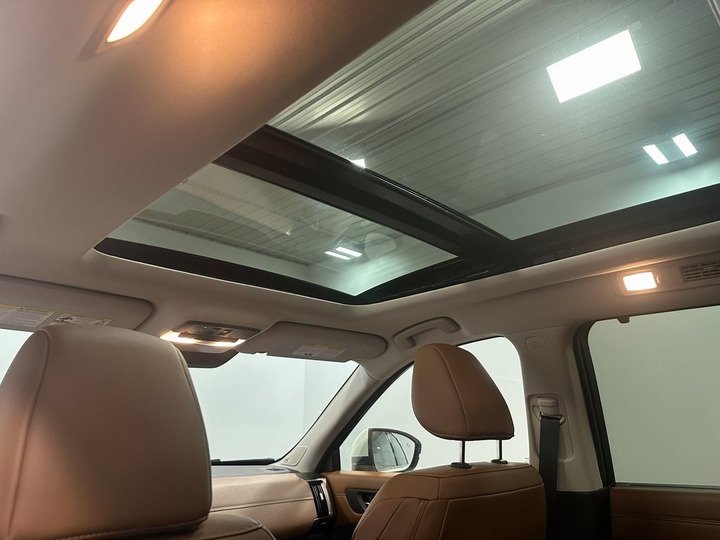 2024 Nissan Pathfinder Platinum photo 12