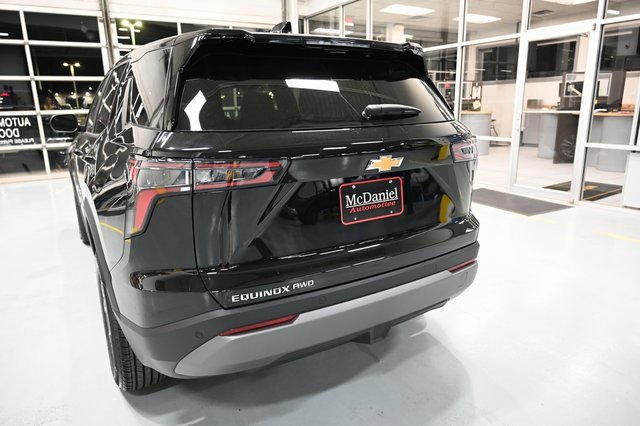 2026 Chevrolet Equinox LT photo 3