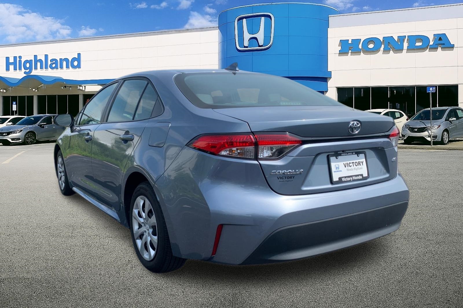 2023 Toyota Corolla LE photo 3