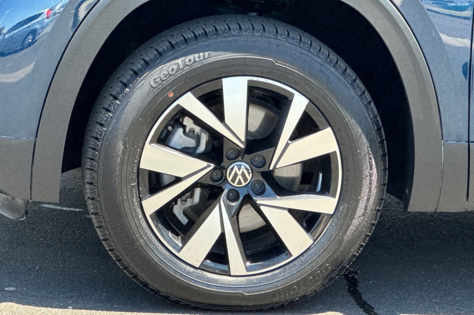 2022 Volkswagen Atlas Cross Sport SE photo 25