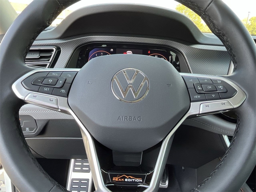 2025 Volkswagen Atlas Peak Edition photo 11