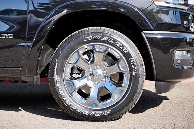 New 2026 Diamond Black Crystal Pearl-Coat Exterior Paint RAM Big Horn/Lone Star image 8