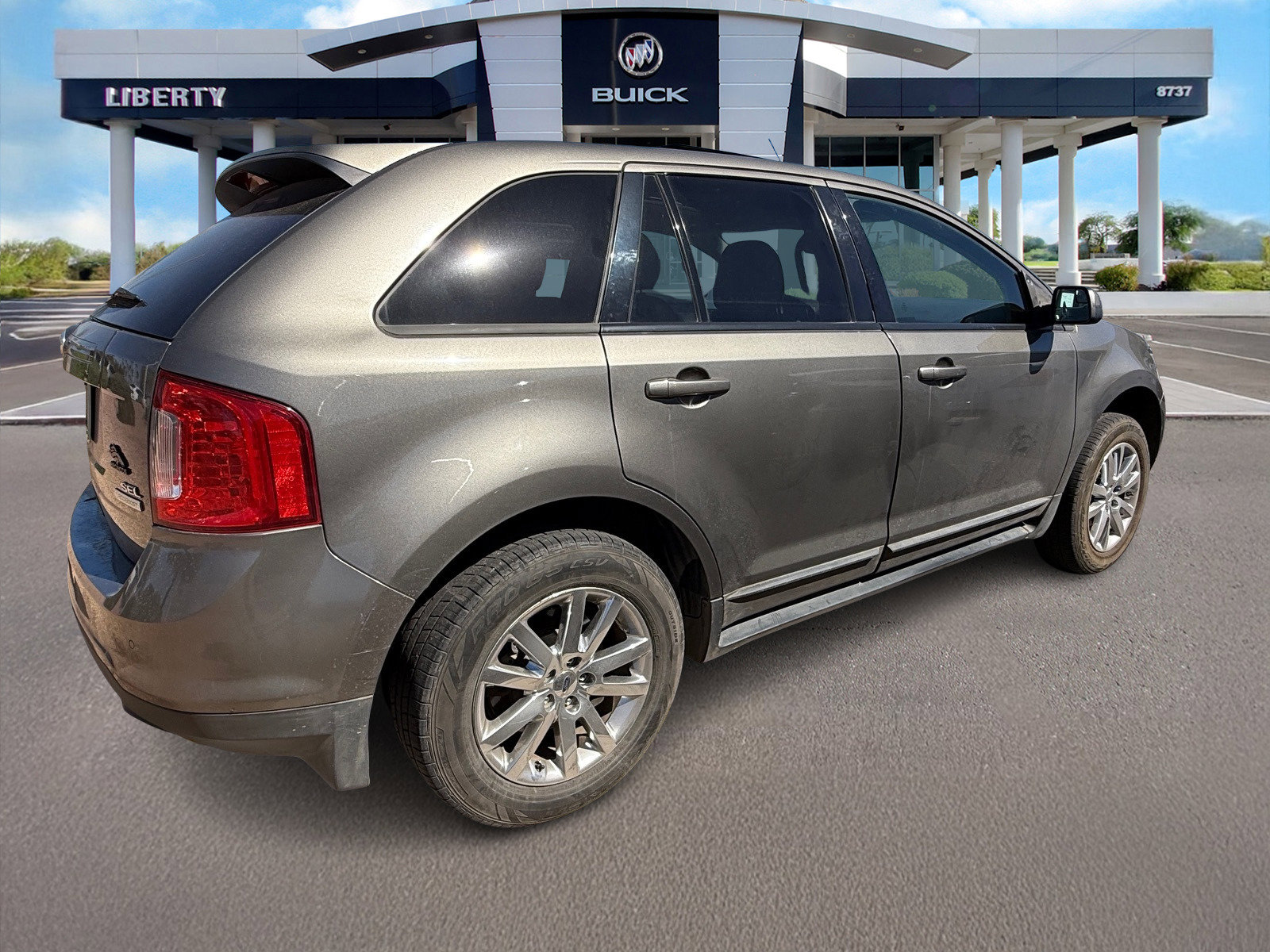 2013 Ford Edge SEL photo 2
