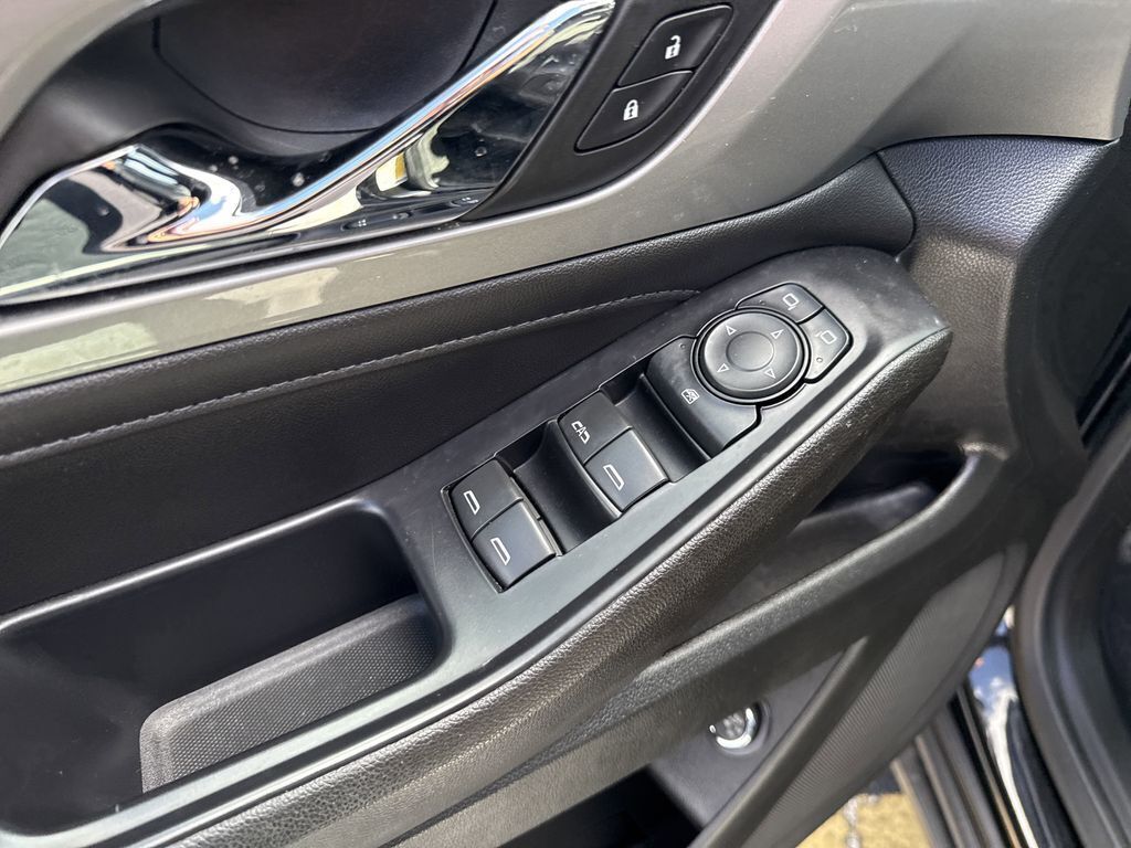 2022 Chevrolet Traverse 1LT photo 8
