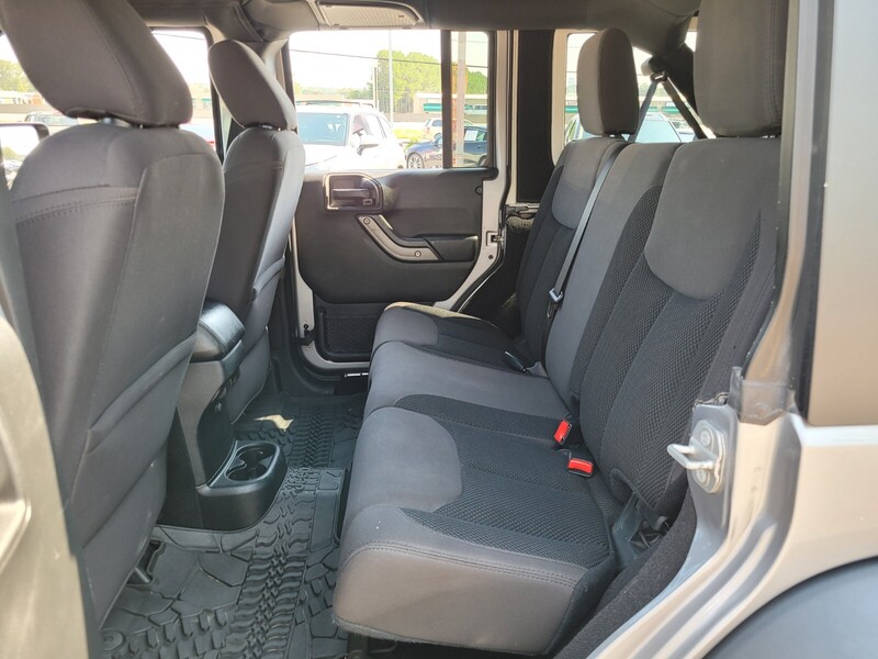 2017 Jeep Wrangler Unlimited Sport Big Bear photo 12