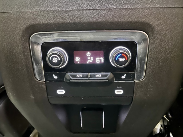 2022 Chevrolet Suburban Z71 photo 19
