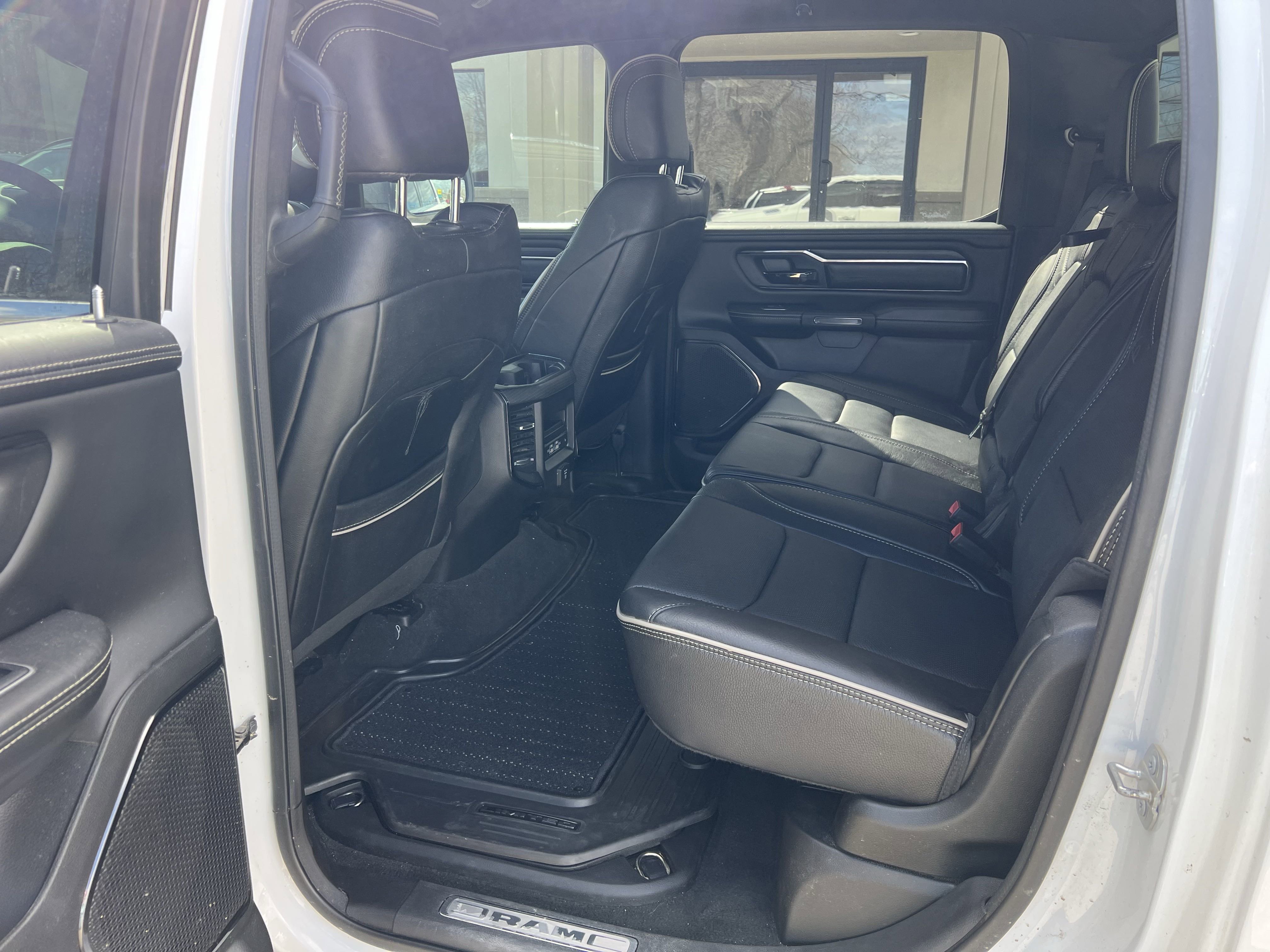 2022 Ram 1500 Limited photo 2