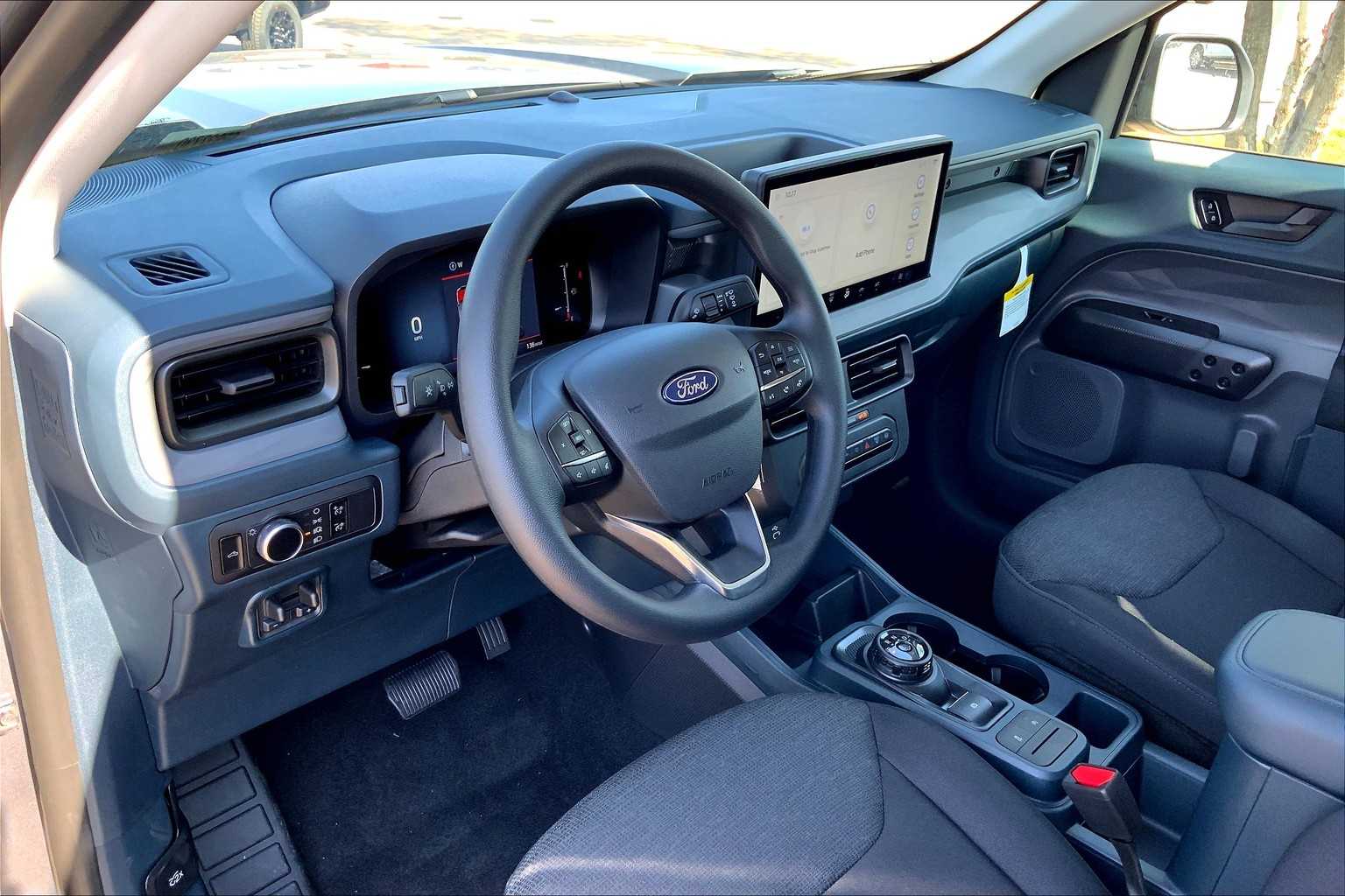 2025 Ford Maverick XL photo 7