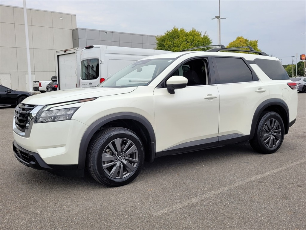 2023 Nissan Pathfinder SV photo 5