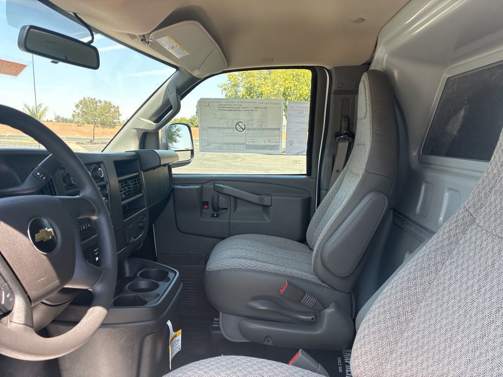 2025 Chevrolet Express Cargo 2500 Van photo 16