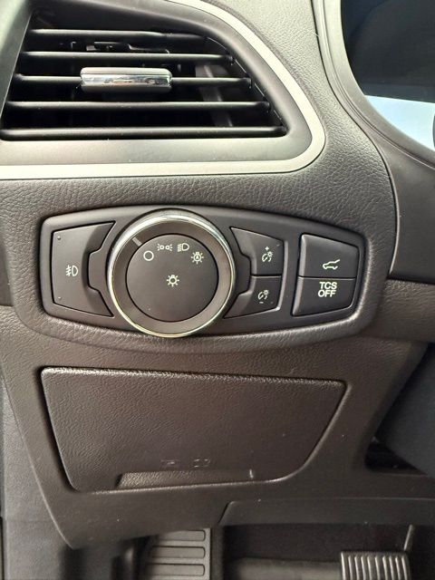 2022 Ford Edge SEL photo 30