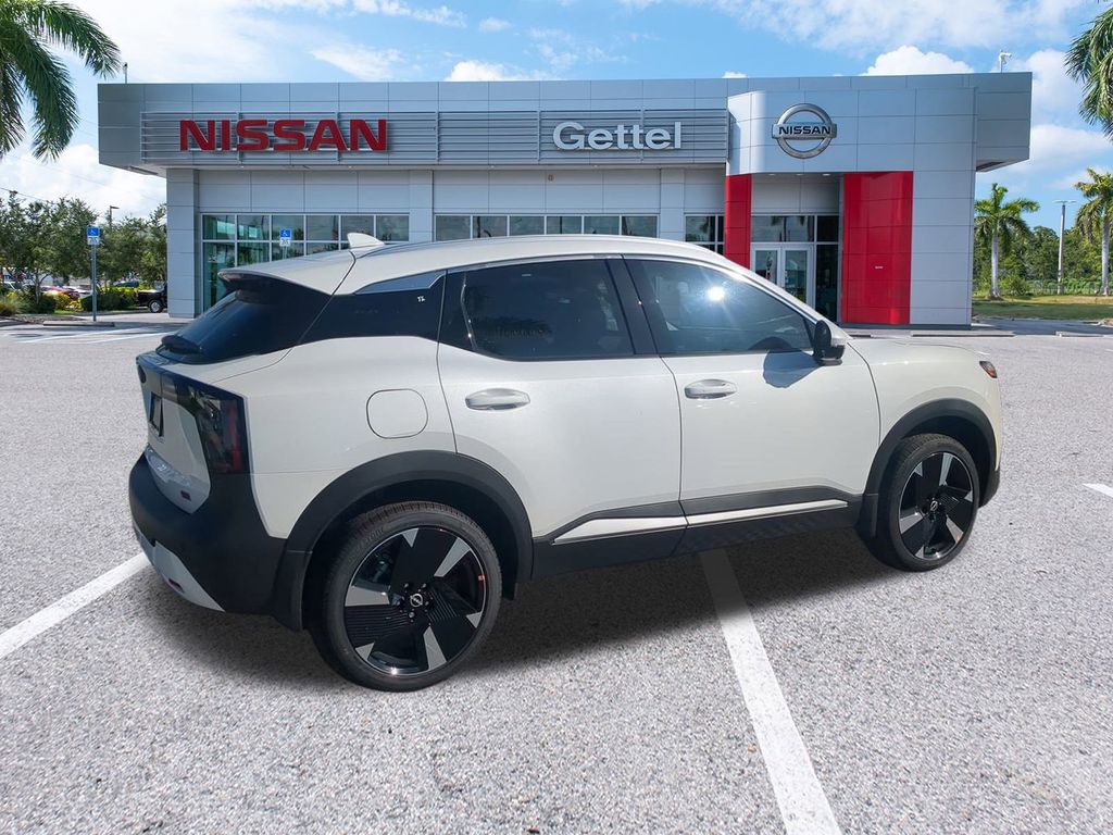 2025 Nissan Kicks SR photo 4