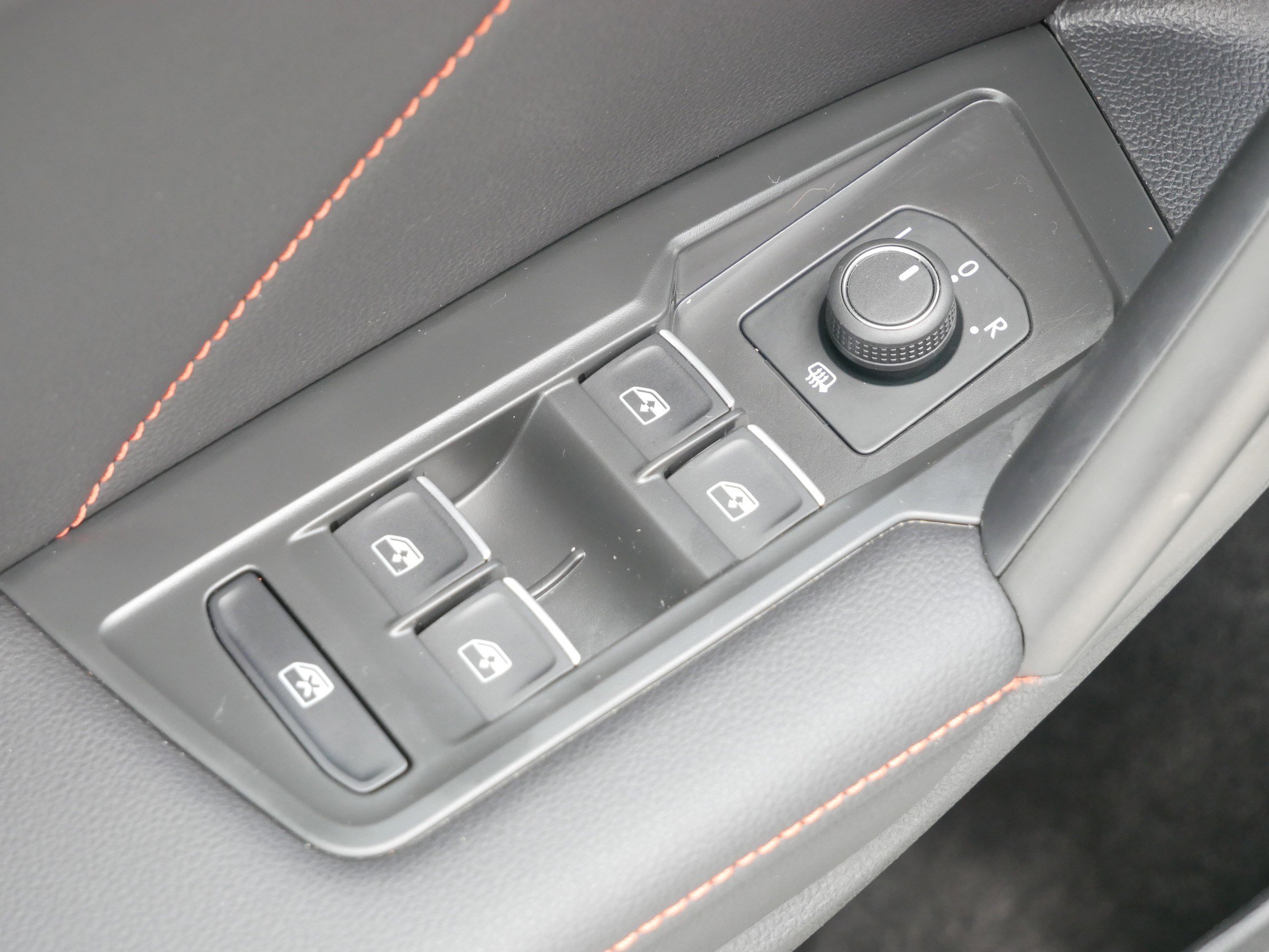 2024 Volkswagen Tiguan Wolfsburg Edition photo 17