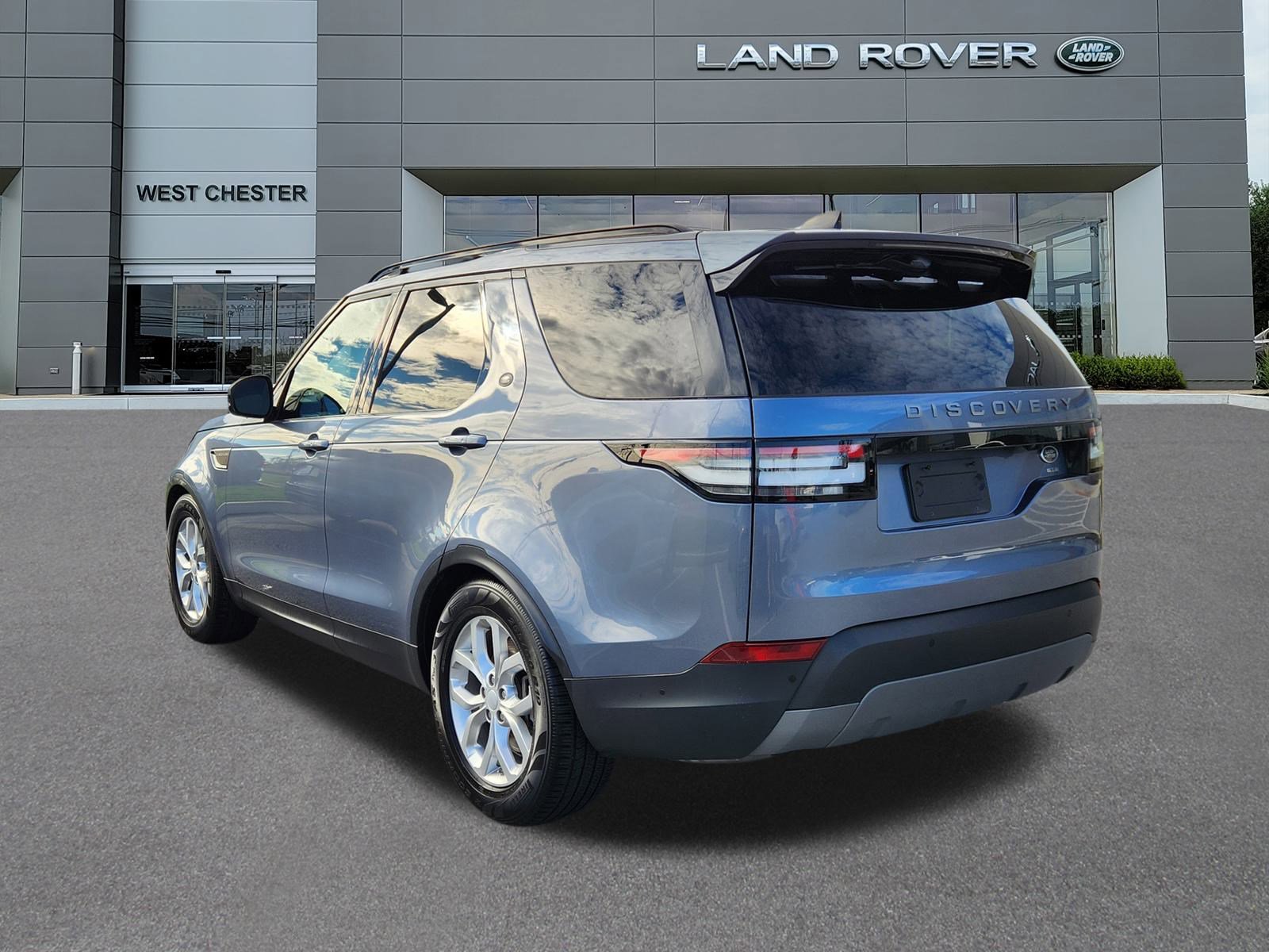 2019 Land Rover Discovery SE photo 2