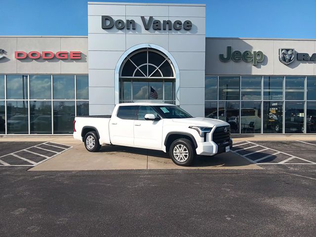 2022 Toyota Tundra SR5's photo