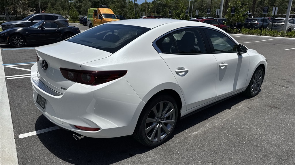 2025 Mazda Mazda3 2.5 s Preferred photo 4