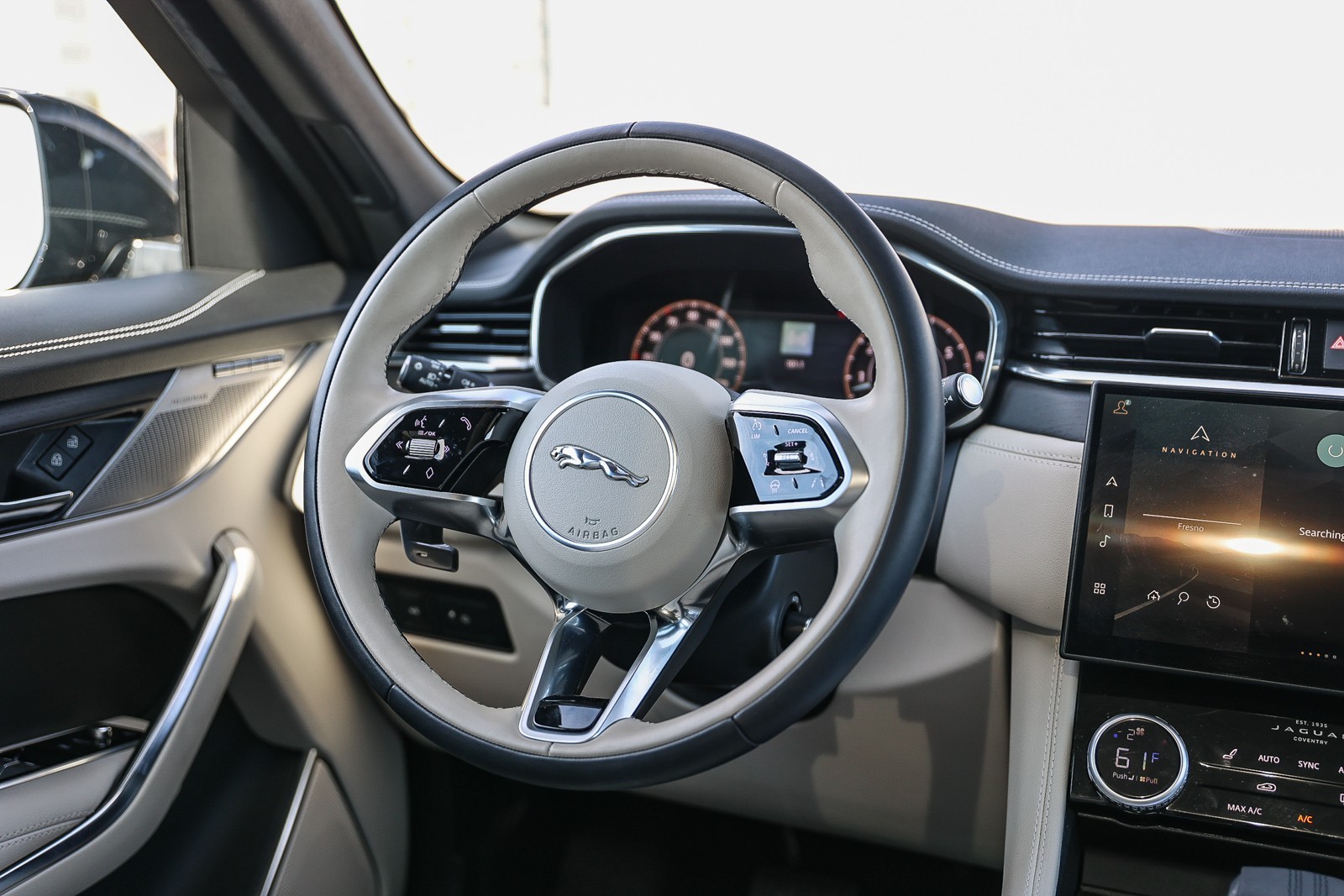 2024 Jaguar F-PACE P250 R-Dynamic S photo 16
