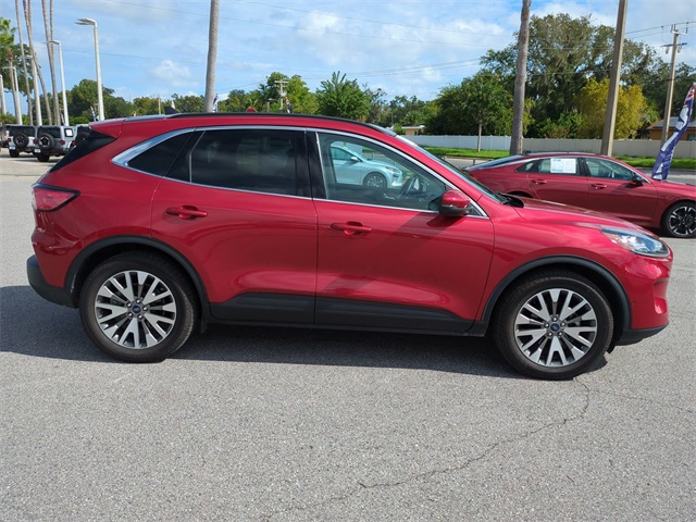 2020 Ford Escape Titanium Hybrid photo 3