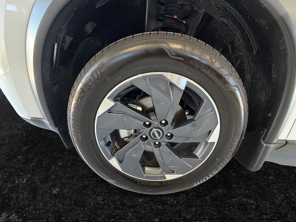 2024 Nissan Rogue SV photo 26