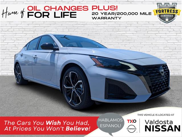 2025 Nissan Altima SR's photo