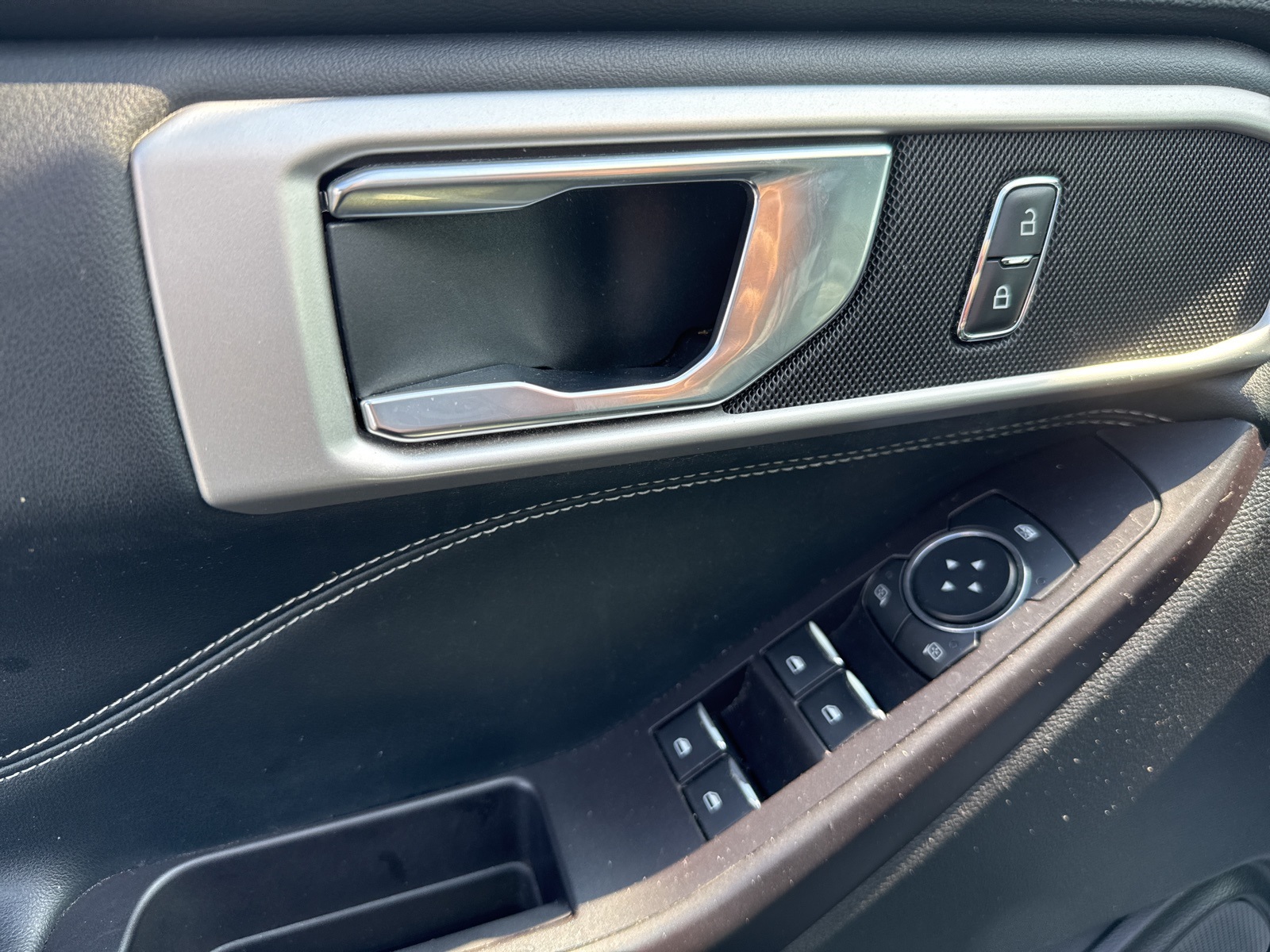 2020 Ford Explorer XLT photo 22