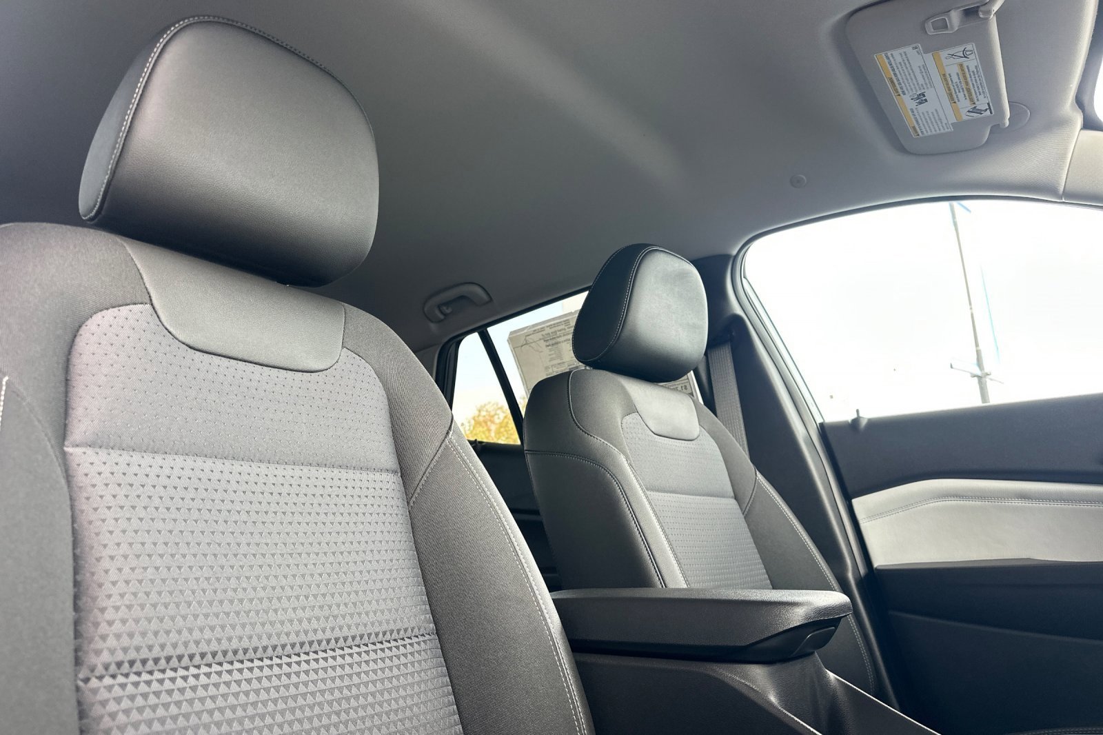 2025 Chevrolet Trax LT photo 17