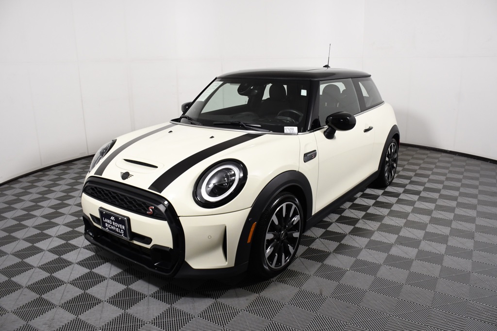 2023 MINI 3 Door