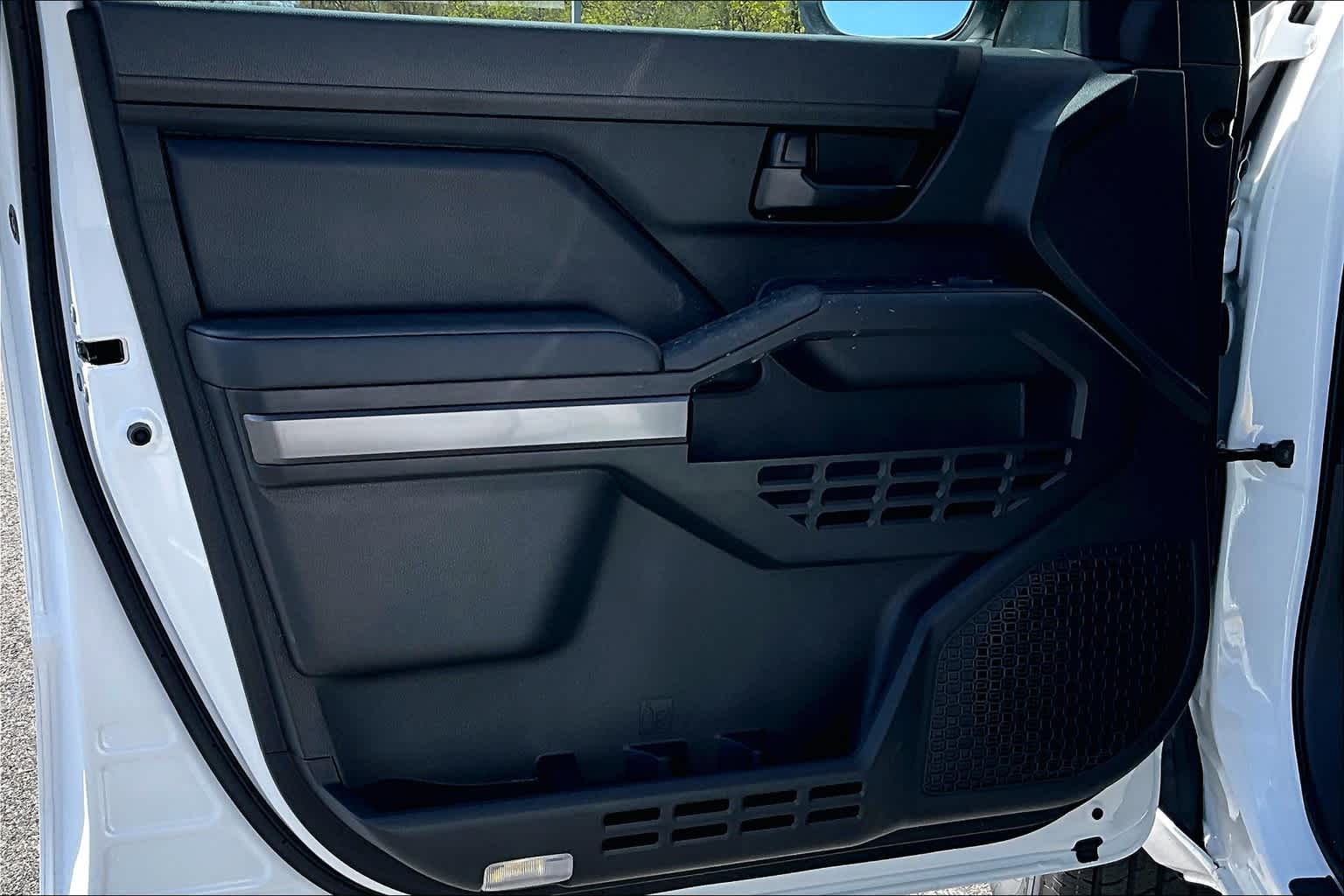 2025 Toyota Tacoma SR5 4x4 Double Cab photo 10