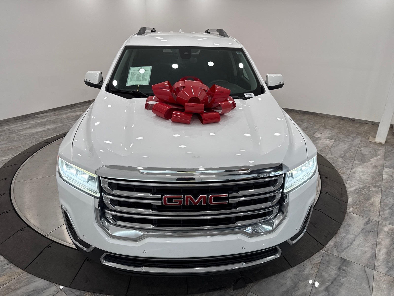 2023 Gmc Acadia SLE photo 2