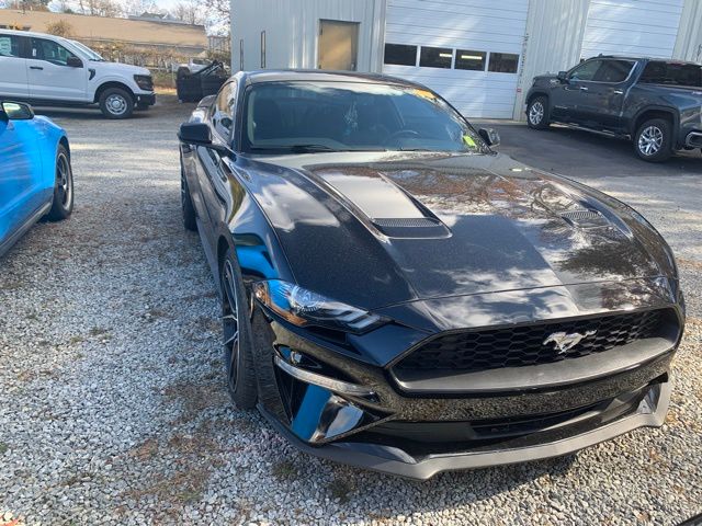 2018 Ford Mustang EcoBoost photo 3
