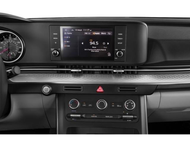 2024 Kia Carnival LX photo 10