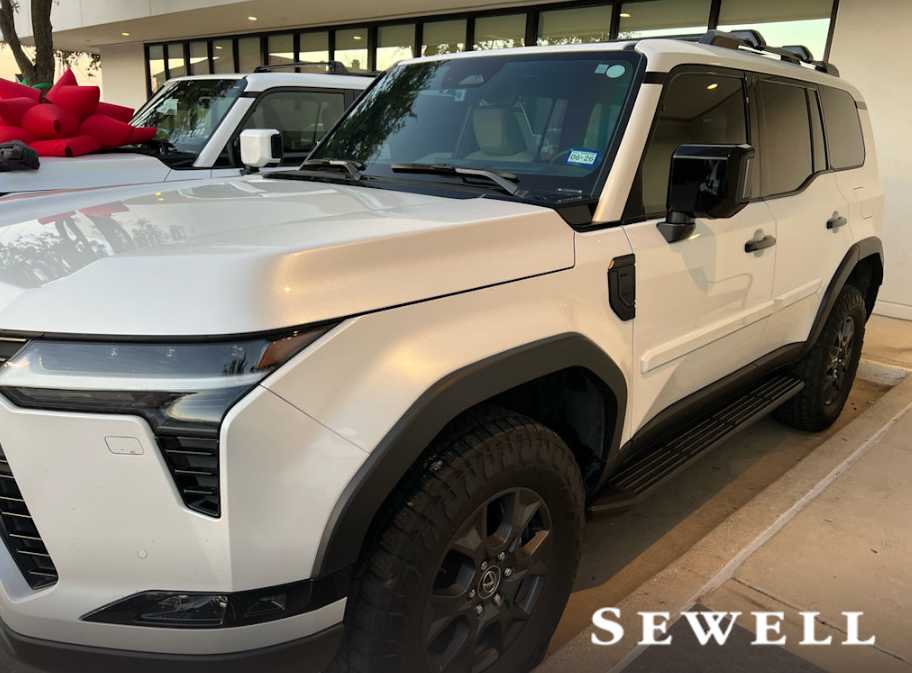 2024 Lexus GX Overtrail's photo