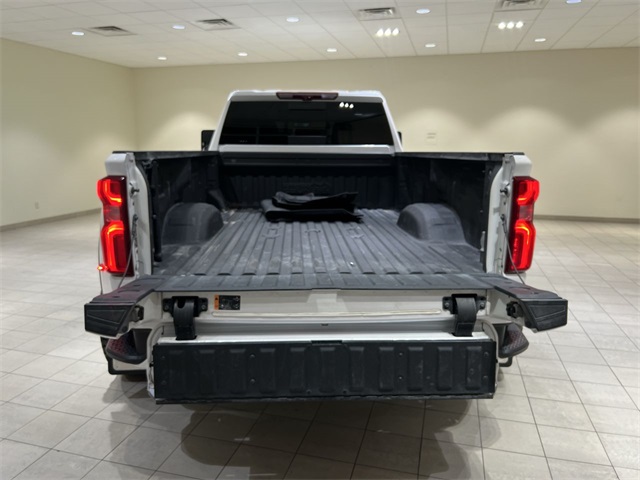 2024 Chevrolet Silverado 3500HD High Country photo 25