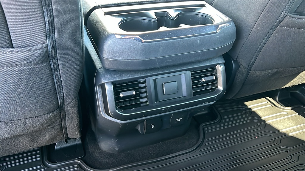 2023 Ford F-150 XLT photo 3