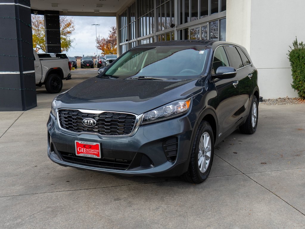 2020 Kia Sorento LX photo 2