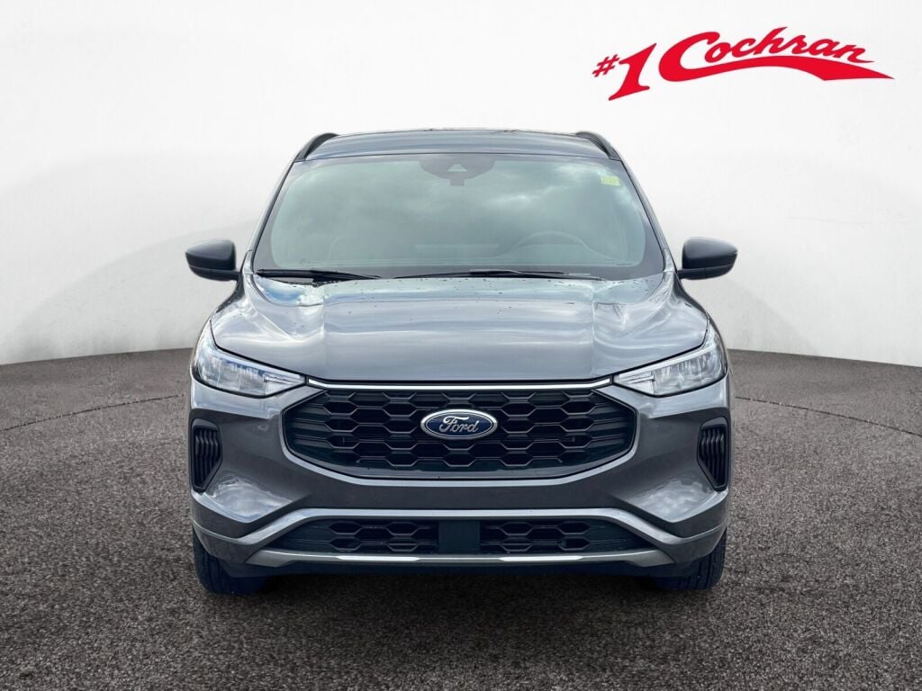 2023 Ford Escape ST-Line photo 2
