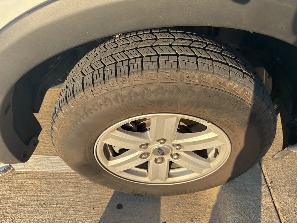 2023 Ford F-150 XLT photo 2