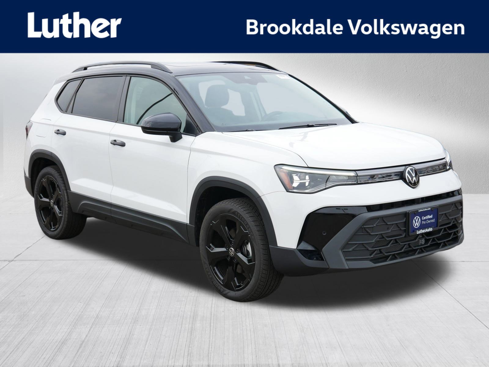 2025 Volkswagen Taos SE Black's photo