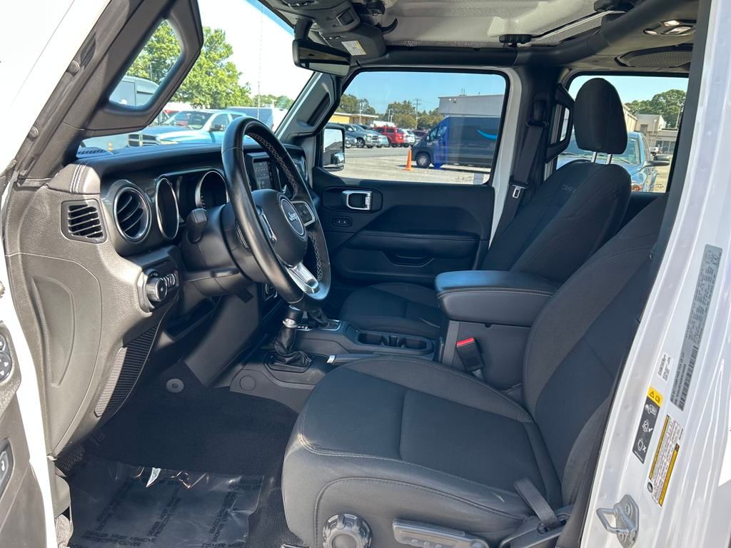 2021 Jeep Wrangler Unlimited Sahara photo 2