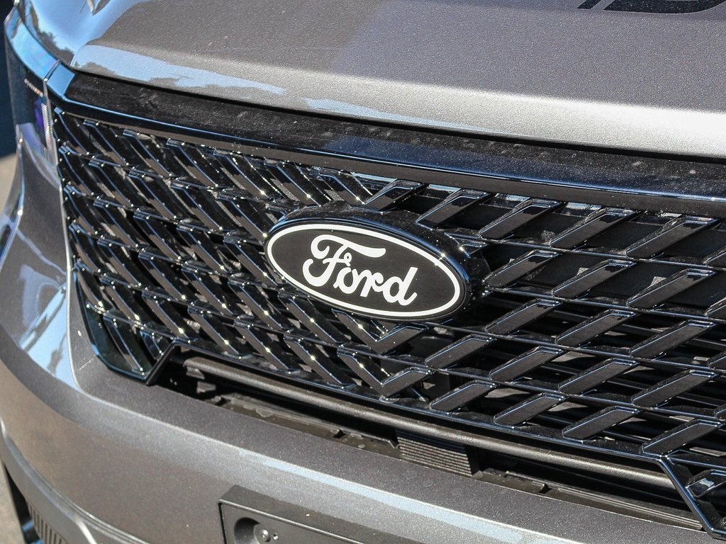 2025 Ford Maverick XLT photo 2