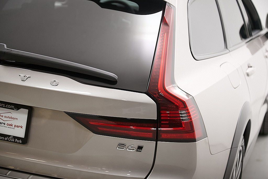 2026 VOLVO V90CC - Image 9