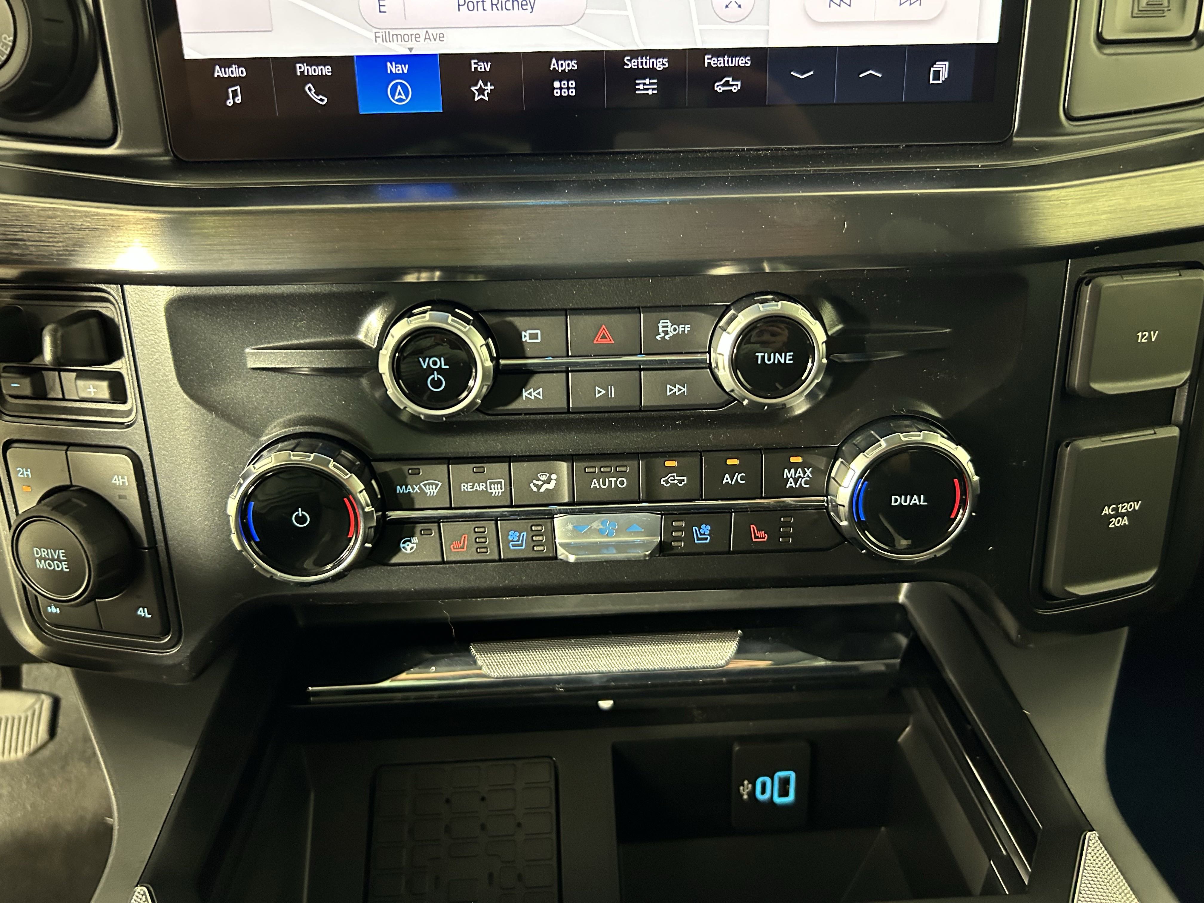 2025 Ford F-250 photo 13