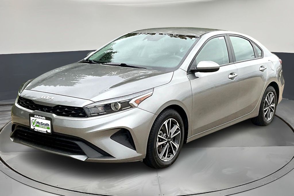 2022 Kia Forte LXS photo 3