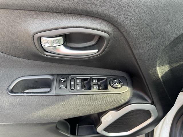 2021 Jeep Renegade Latitude photo 20