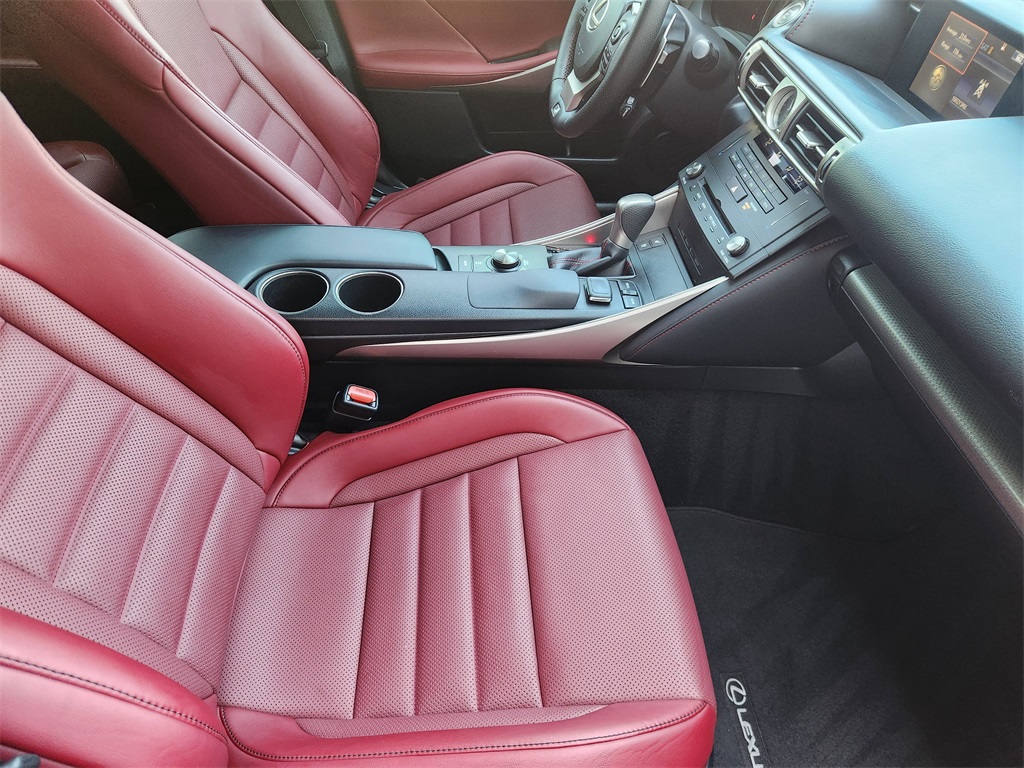 2016 Lexus IS 200t F SPORT photo 13
