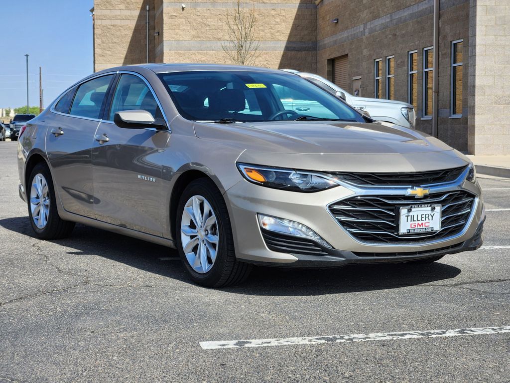 2022 Chevrolet Malibu 1LT photo 2